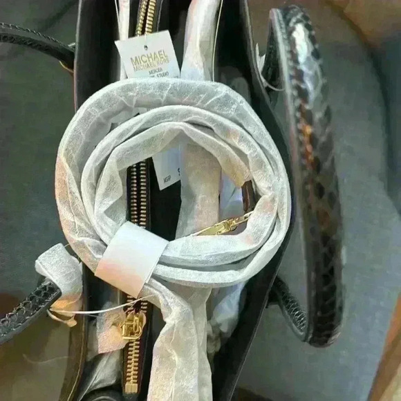 NWT Michael Kors black large conv tote genuine snake skin - Picture 10 of 10